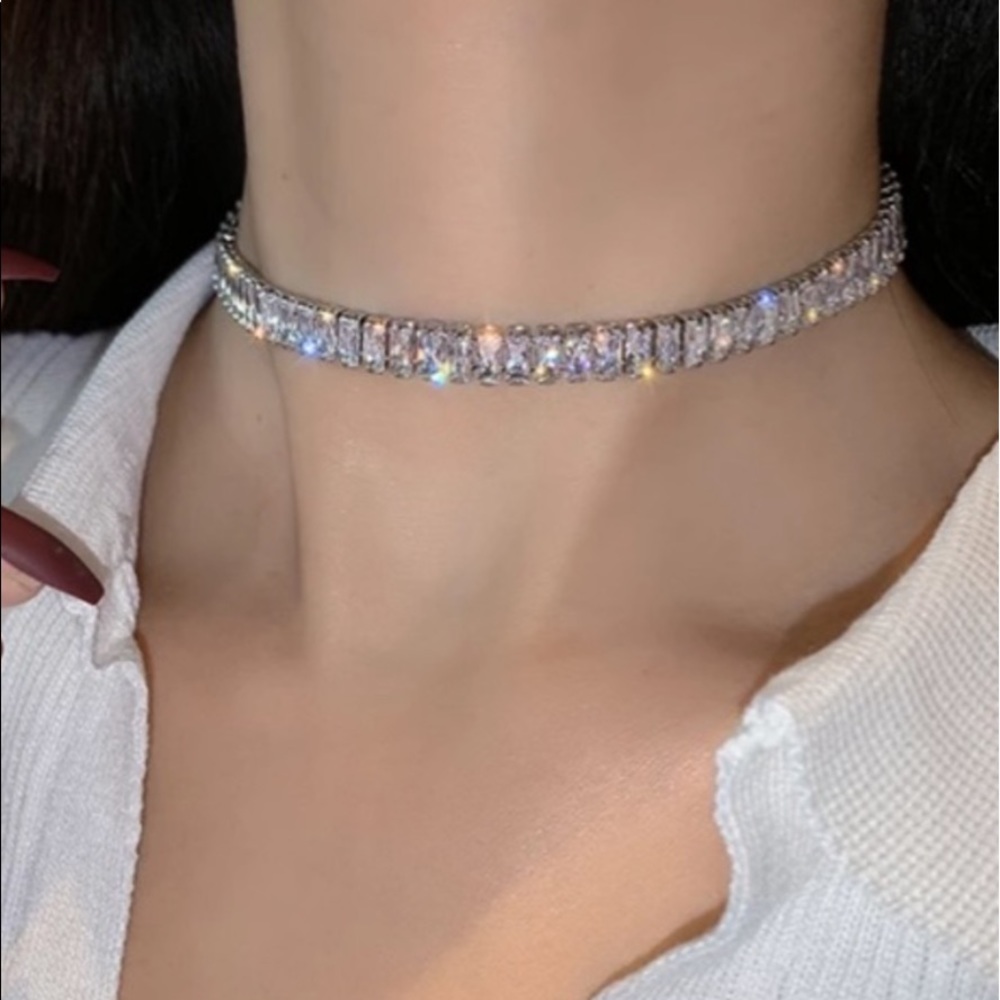 NEW FAUX DIAMOND BAGUETTE NECKLACE